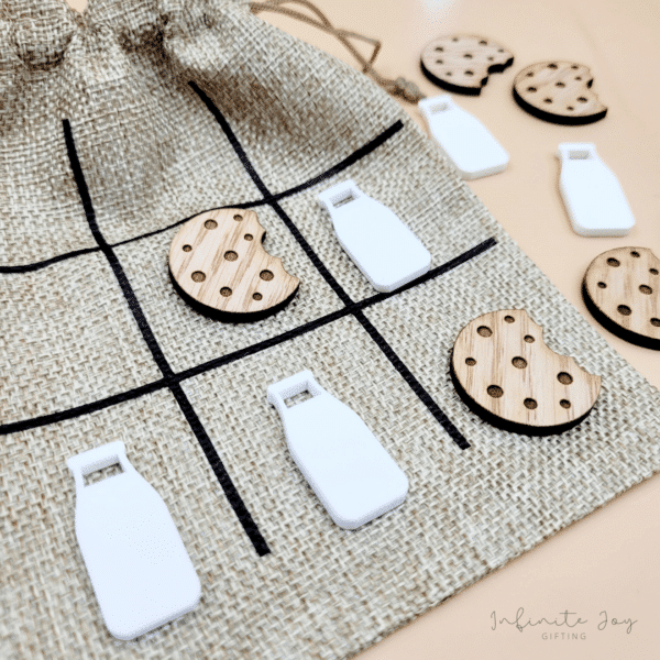 Christmas Tic Tac Toe Set - Image 2