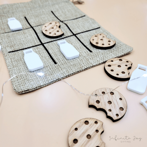 Christmas Tic Tac Toe Set - Image 3