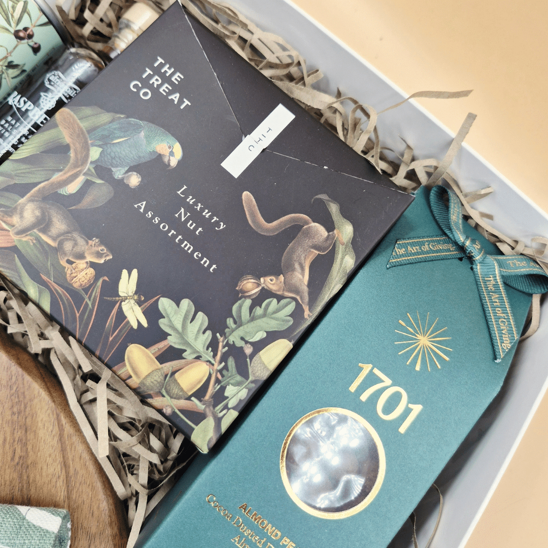 The Entertainer Gift Box - Image 7